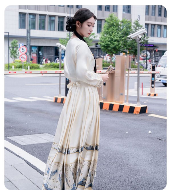 [Flower and Bird Dream] Horse-Face Skirt - White Female Hanfu Style Petite Horse-Face Design Traditional Chinese Aesthetic Everyday Adult Half-Skirt