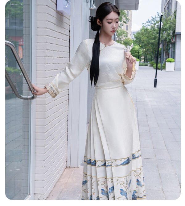 [Flower and Bird Dream] Horse-Face Skirt - White Female Hanfu Style Petite Horse-Face Design Traditional Chinese Aesthetic Everyday Adult Half-Skirt