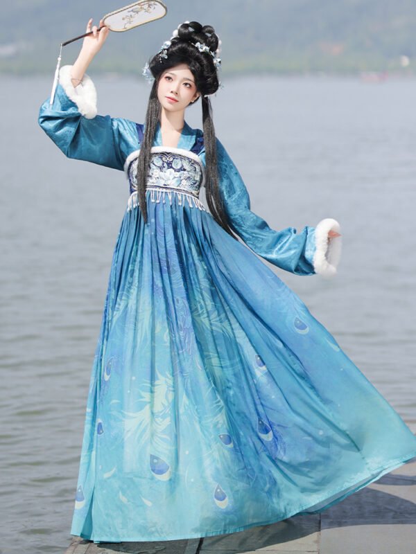 [Peacock Feather] Fall/Winter Original Hanfu Women's Heavy-Work Embroidered Cape & Waist-Length Skirt Set