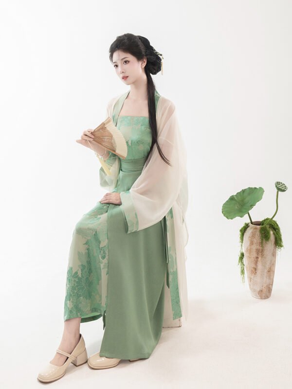 【Misty Spring Mountains】Song Dynasty-inspired Hanfu Lightweight Tencel Long Skirt with Swirling Hem for Women - Modified Chinese Style